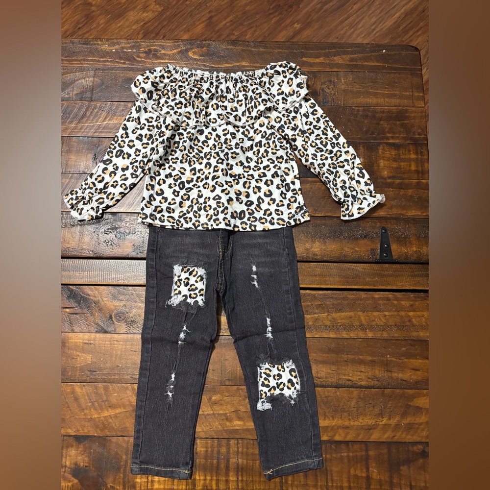 Chic Leopard Print Blouse and Black Ripped Jeans Set